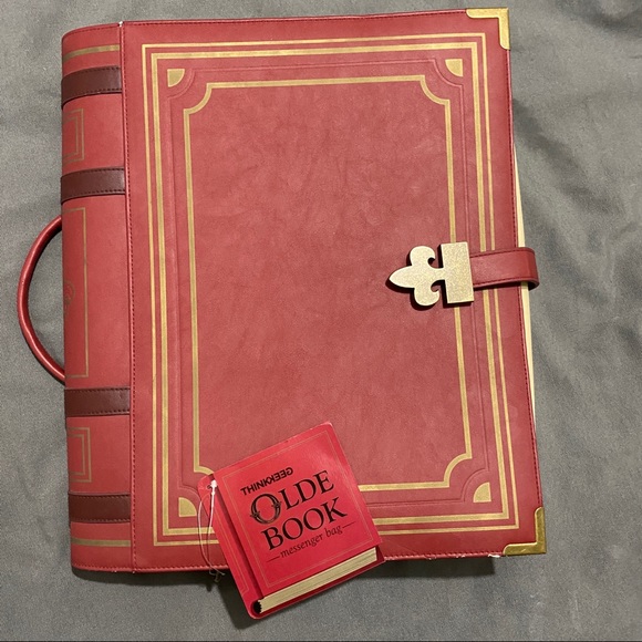 olde book messenger bag